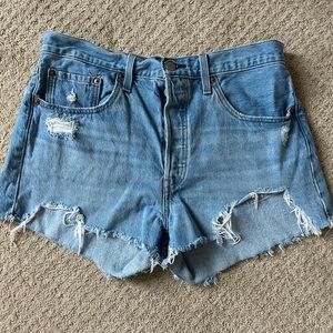 Levi’s 501 Button Fly Mid Rise Distressed Frayed Hem Jean Shorts - Size 31